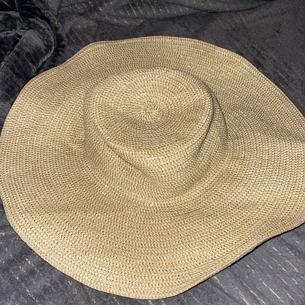 Floppy brim straw hat
